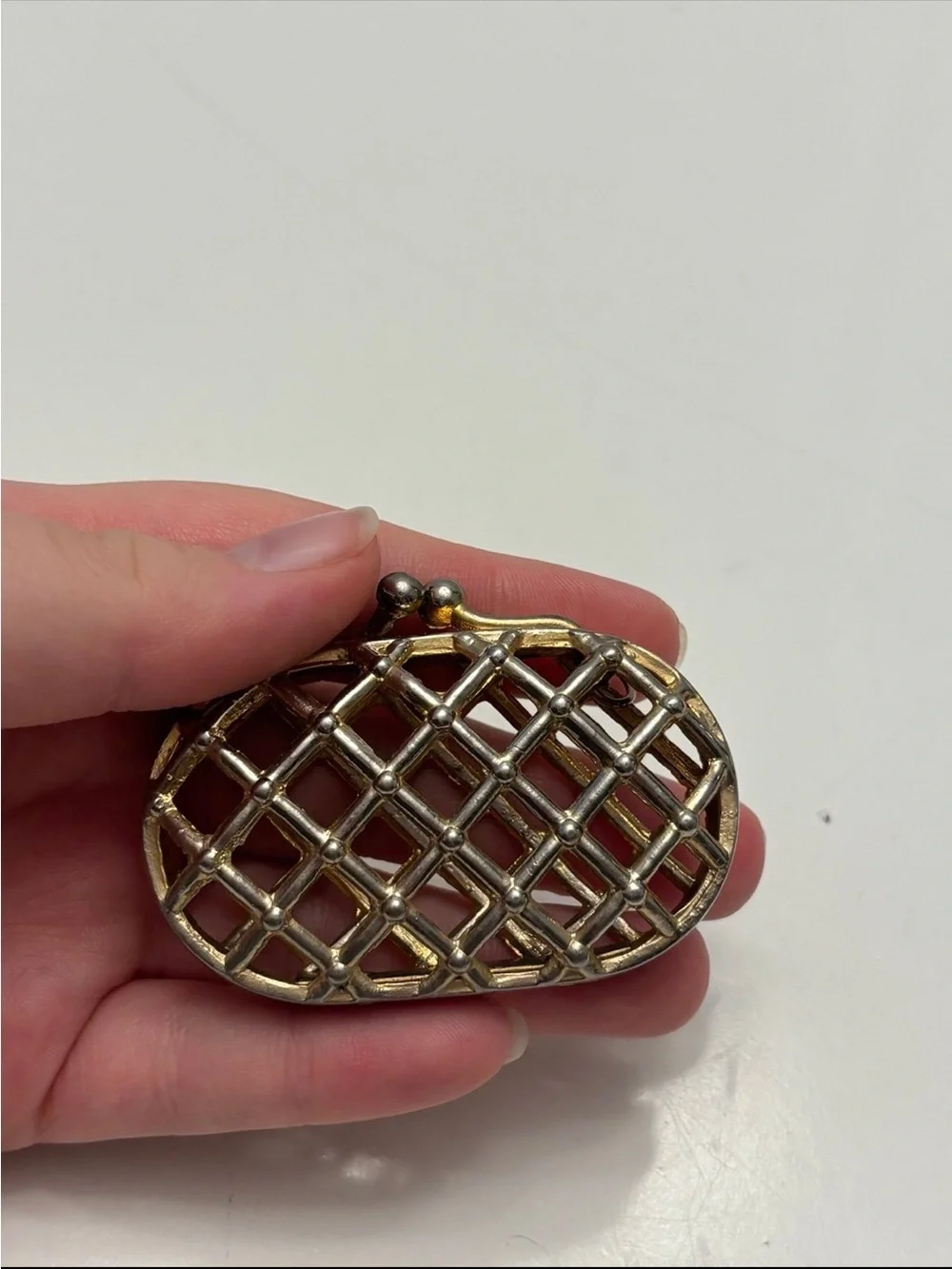 vintage metal cage or lattice-design mini coin clutch